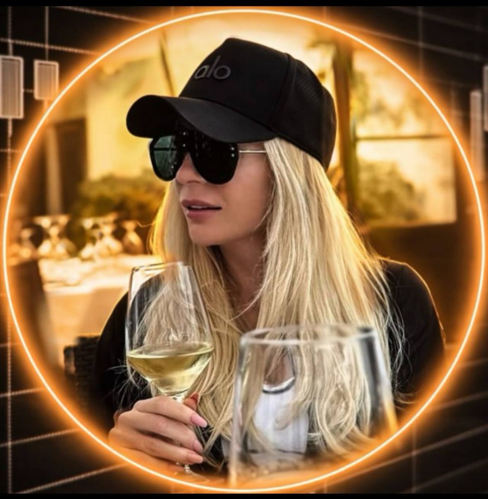 Mia Navarro Invest avatar